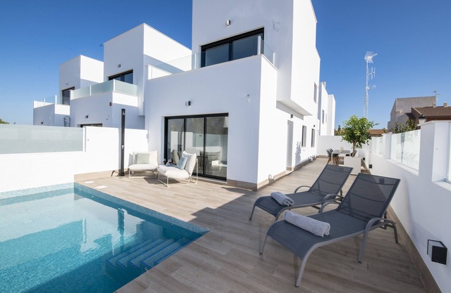 Nueva hermosa casa funky con piscina privada y terraza en la azotea - tiene capacidad para 2 familias