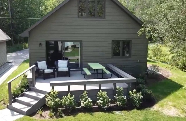 New! Beautiful Mullett Lake three bedroom cottage