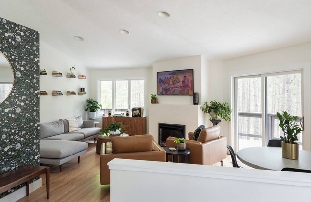 New, Beautifully Updated Dodecagon Home with Game room!