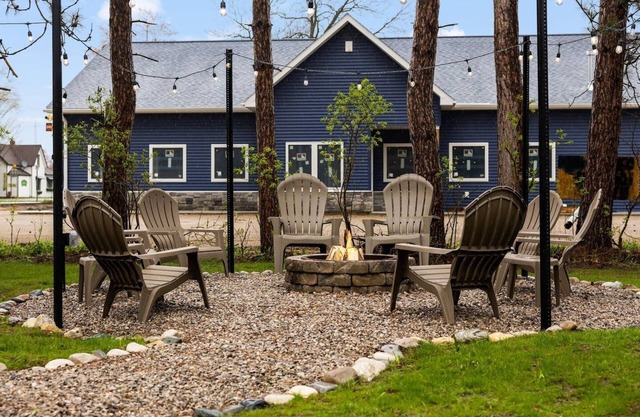 NEW Bellaire Home, 5 Minute WALK to downtown!