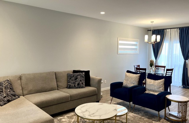 New build modern home with free parking