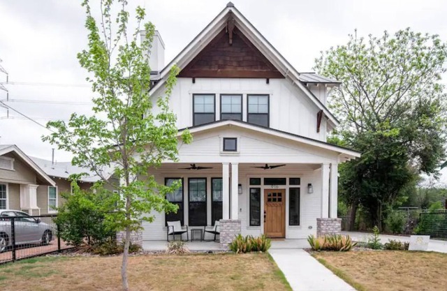 New-built 5 bedrooms, 3.5 baths Craftsman
