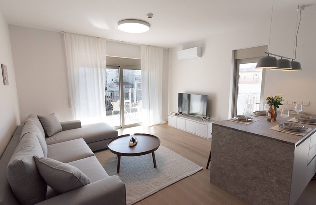 New-built apartment close to Athens city centre (Form E1)