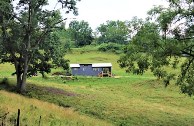 * NEW* Cabin on the Farm, Cozy, Comfortable, Relaxation