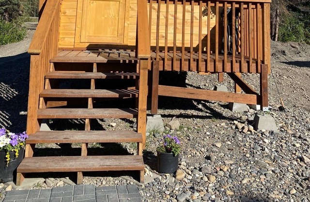 New Cabin with Loft on Private Lakes Near Denali National Park