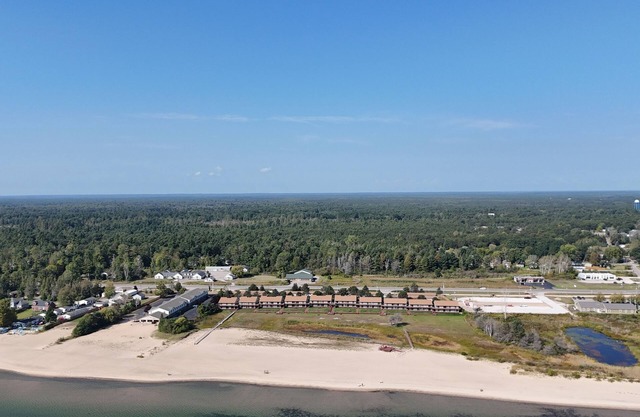 New! Carpe Diem 365 - Very Cute Lakefront Condo with Private Beach!