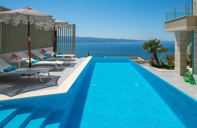 New! Casa GENI-heated pool, 3 bedrooms, sea views