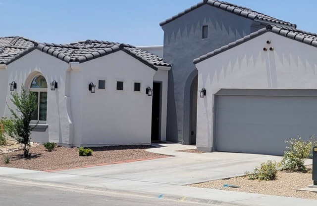 Encantadora Casita nueva en vecindario nuevo.