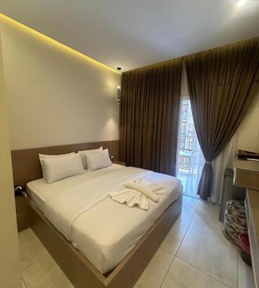 NeW CATELLO HOTEL