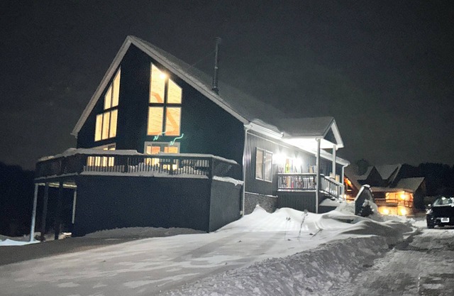 New Chalet 2 Bedroom guest apartment