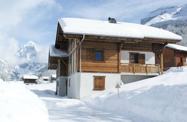 Nuevo chalet cómodo para 8-12 personas