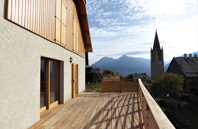 Nuevo chalet cerca de Briançon, muy luminoso, con vistas al jardín