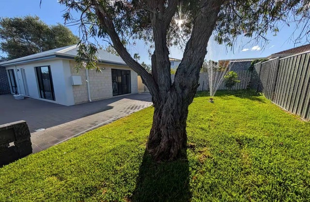 New charming home in Yanchep 5 minutes walk to the beach