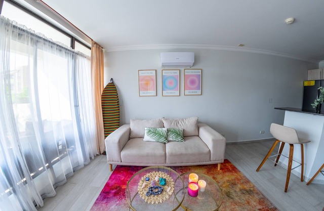 NEW! Refurbished smart condo, chic & unique. Private Patio