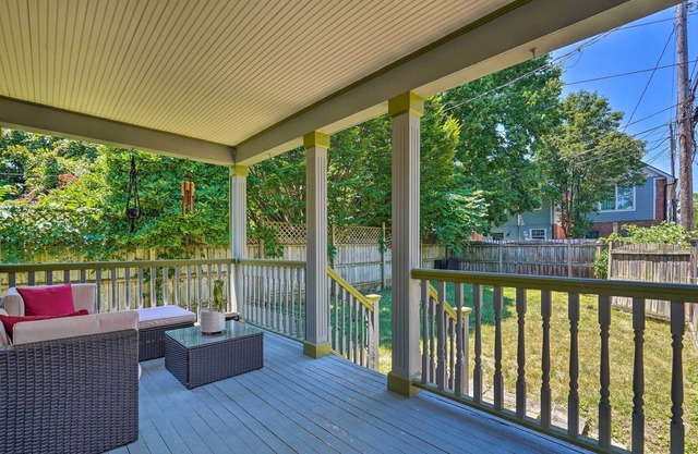 Columbus Home w/ Deck ~ 1 Mi to Franklin Park
