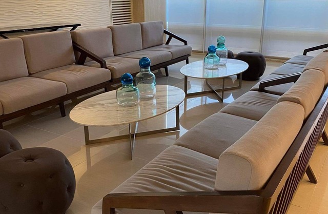 New Condo near MOA w/city view and balcony. Sunset in the privacy of your room!