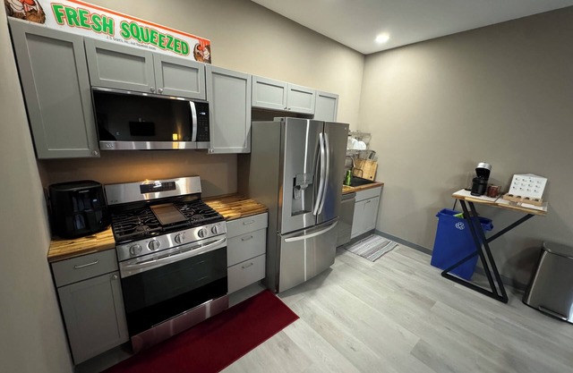 New Construction! 1 Mile from Downtown Nashville, Woodsy Tranquility
