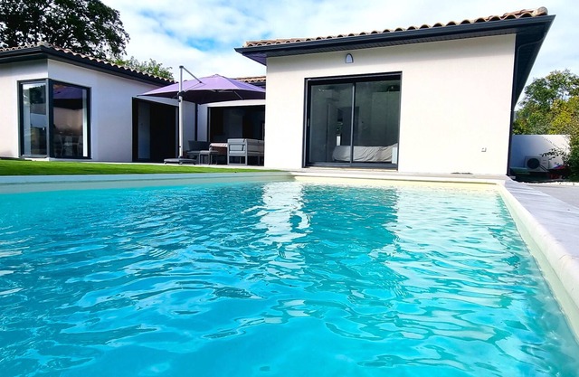 NEW CONTEMPORARY VILLA WITH SWIMMING POOL - 6 PEOPLE
