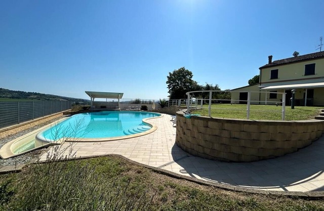 NEW! Cottage on the hill. With swimming pool a few km from the sea.