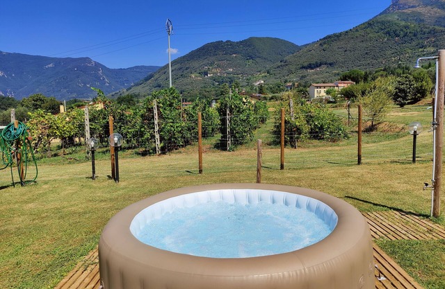 New country house for families, smart working and dogs with outdoor jacuzzi