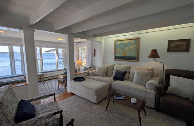 NEW! Cozy 4-bedroom bayside cottage near Acadia - WIFI, AC, and gorgeous views