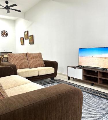New Cozy 4-bedroom Terrace Home