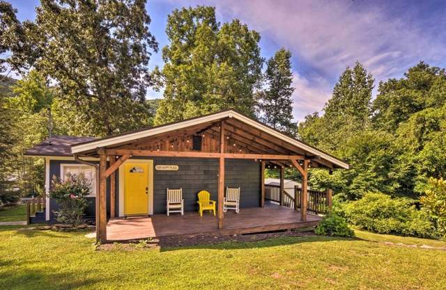 NEW! Cozy Clayton Cottage < 1/2 Mi to Boat Dock!
