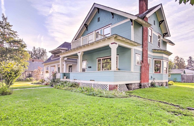 NEW! Cozy Historic Home with Hot Tub!