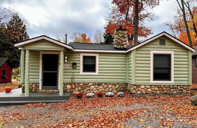 New! Cute 2-bedroom cottage in quaint Northport
