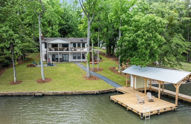 NEW!Designer Lake Home |Views, kayaks, Games