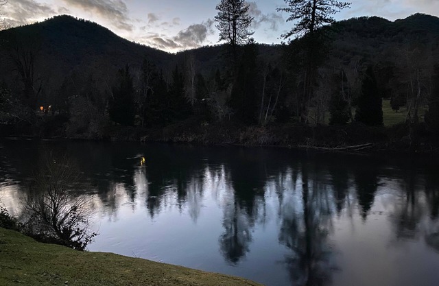 New - Down By The Rogue River - With Fire Pit