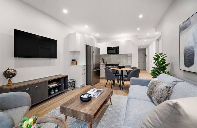 Luxury MTL Old port 2 BR 2 BA Apartment