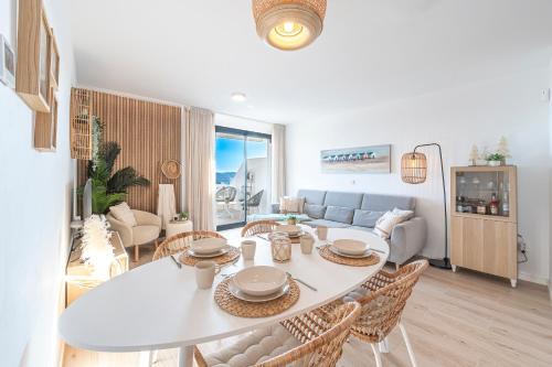 New duplex with sea view to Gibraltar & Africa and walking distance to the beach
