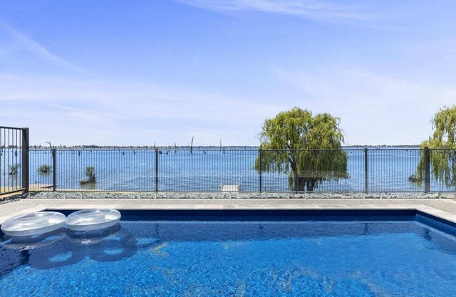 NEW: Elements on the Waters Edge, Woodlands