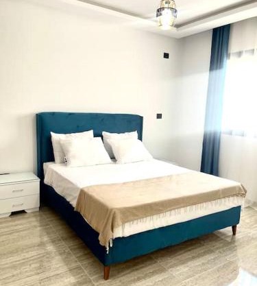 New excellent Flat