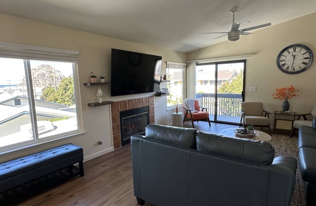 New! Exceptional quality 2 Bedroom Morro Rock view home 2 blocks to embarcadero