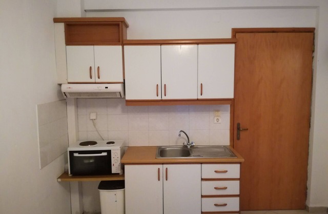 Nuevo apartamento familiar junto al mar en Ligaria, jardín con barbacoa y horno.