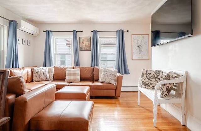NEW! Family-Friendly Getaway < 1 Mi to Dtwn Salem!