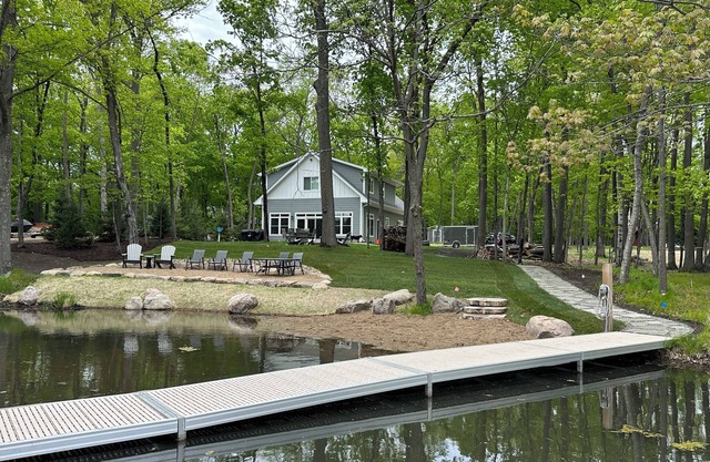 New Family Home on Whitefish Chain, Crosslake: Pickleball Court, Tri-toon Rental