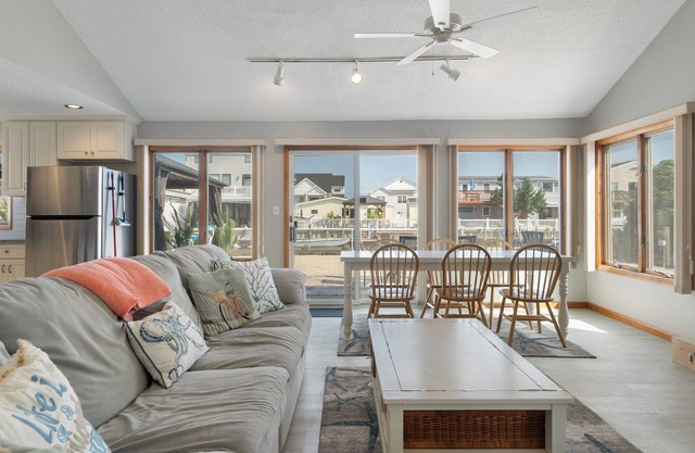 New Family Lagoon Rental w/ Beach and Kids Gear, Outdoor Shower, Kayaks and Fun