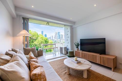 New Farm riverside apartment with best view