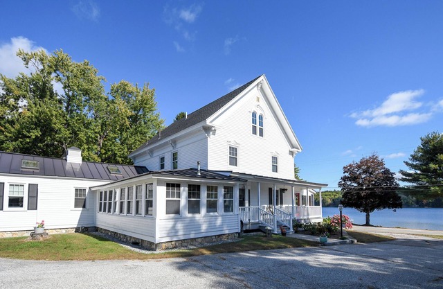 ** NEW FOR 2025 ** Exquisite Art-Filled Retreat on Pleasant Lake