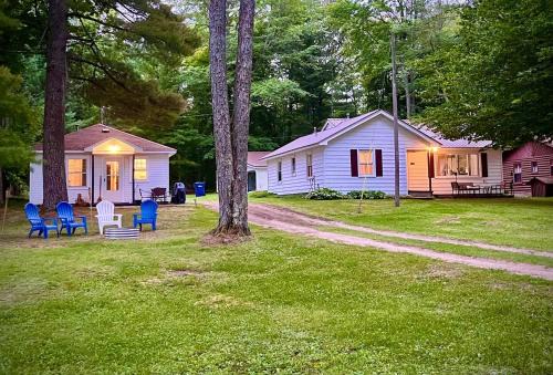 New! Forrest's Cabin And Vivian's Cabin