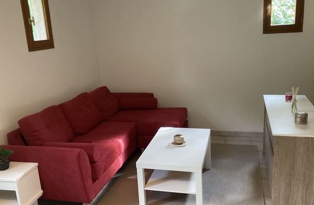 New - Small house on the banks of the Dordogne