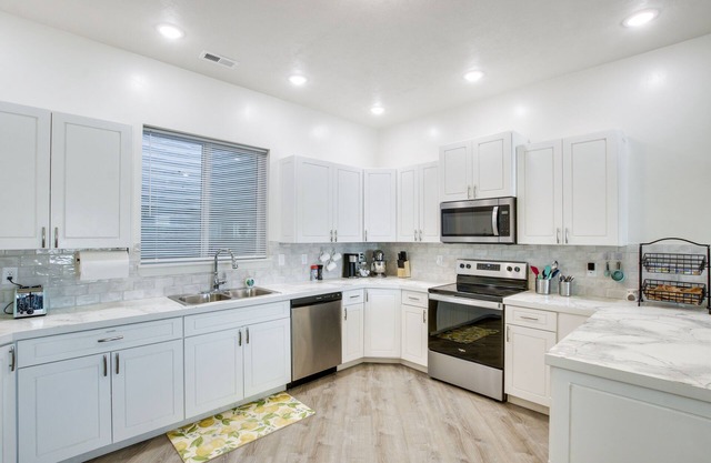New Garland Home - 10 Mi to Crystal Hot Springs!