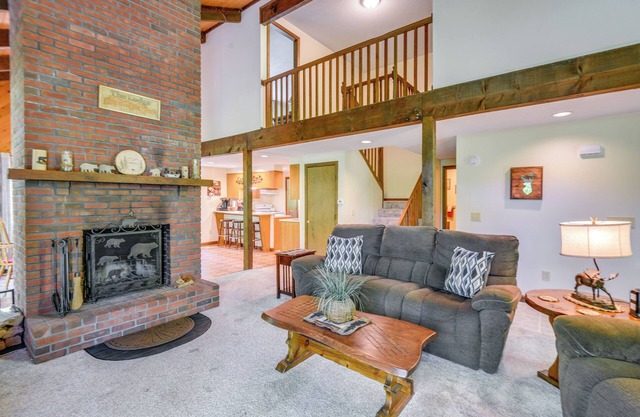 ¡NUEVO! Madison Home w / Porch - A pie de la playa de Boulder