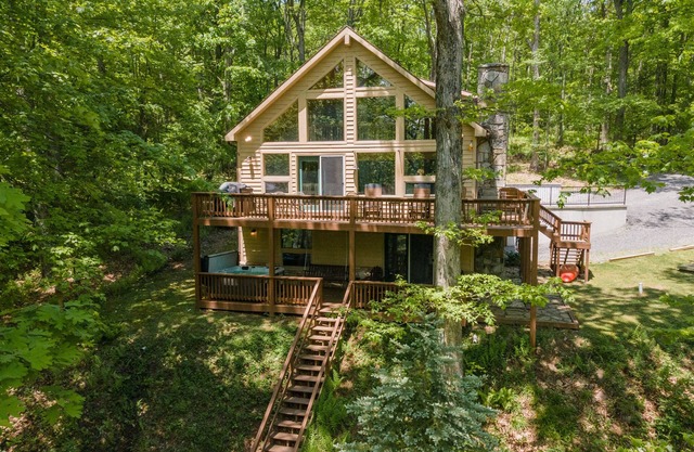 New! Happy Times: Dogs OK, Lakefront, Dock Slip, A/C, Fire Pit!