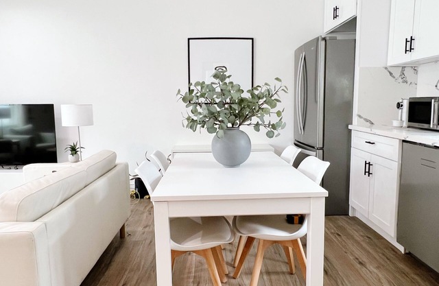 NEW! Hart House - Gorgeous 3BR House in Sunny LA