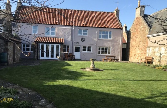 ‘New Haven’ is an outstanding detached holiday home, 5-min from Beach.