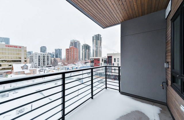 NEW! | Heated Parking | Heart of DT | Sofa Bed | Mins to Stampede